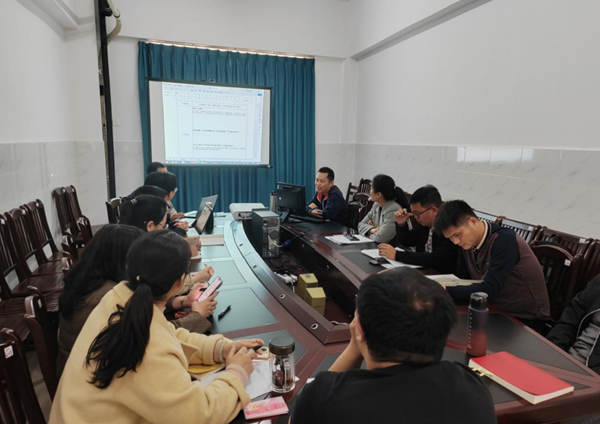 电子信息工程学院开展学校办学思想大讨论专题学习研讨