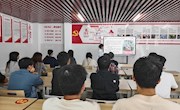 电子信息工程学院党总支学生第二党支部开展“致敬时代楷模，践行党员使命”主题党日活动