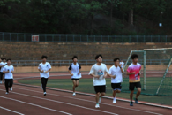 我?！耙衾酥鸱?青春飞扬”校园音乐跑活动热力开跑