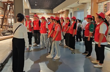 校青年志愿者服务总队开展“探寻工业记忆，传承匠心精神”活动