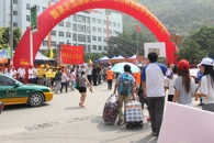 “我们在柳职院等你”迎新专题：青春领跑 快乐起飞----柳职院2013迎新首日巡礼

