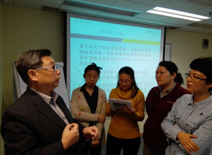 我校教师积极参加课堂互动，展示教师风采4
