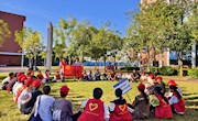 机电工程学院本科2024级装备智能化技术2班团支部开展“绿化校园，你我共创”清洁校园志愿者活动