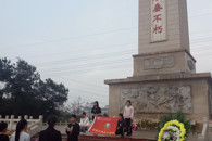 我们的节日·清明节：环境与食品工程学院开展“怀烈士事迹，存烈士精神”扫墓活动