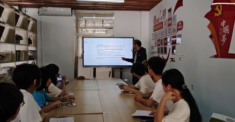贸易与旅游管理学院专业导师开展创新创业大赛指导活动