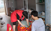 【一站式学生社区】暖心毕业“寄”，贸易与旅游管理学院组织志愿者为毕业生打包行李