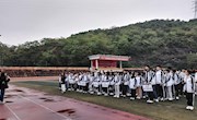 贸易与旅游管理学院举行升旗仪式暨“青春践行二十大，做新时代好青年”主题教育活动