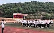  贸易与旅游管理学院举行升旗仪式暨“呵护生命，健康成长”主题教育活动