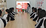 贸易与旅游管理学院2023级电商及空乘专业开展“铸牢中华民族共同体意识，厚植家国情怀”活动
