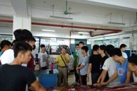汽车工程学院组织新生参观实训室