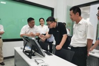 大国工匠进柳职-柳工全球客户体验中心参观交流