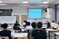 艺术学院开展“资助相伴同成长，强国路上共逐光”主题班会