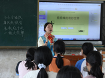 柳职大艺术学院学子三下乡：艺韵传侗乡，美育润童心