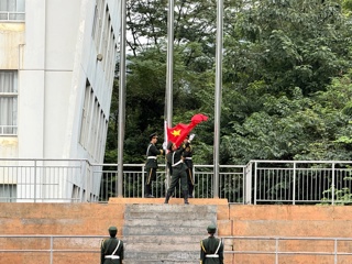 凝聚奋进力量，以艺报国向未来——艺术学院举行升旗仪式