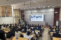 艺术学院优秀校友、知名设计师苏敏返?？病吧杓瓶巍?