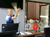 艺术学院圆满完成团扇制作培训活动