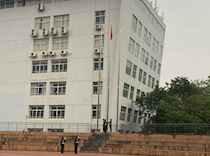 艺术学院举行学期第一次升旗仪式暨“学党史，强信念，跟党走”党史学习教育动员大会