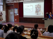 艺术学院携手苗族服饰传承人开展融水苗族服饰制作技艺讲座